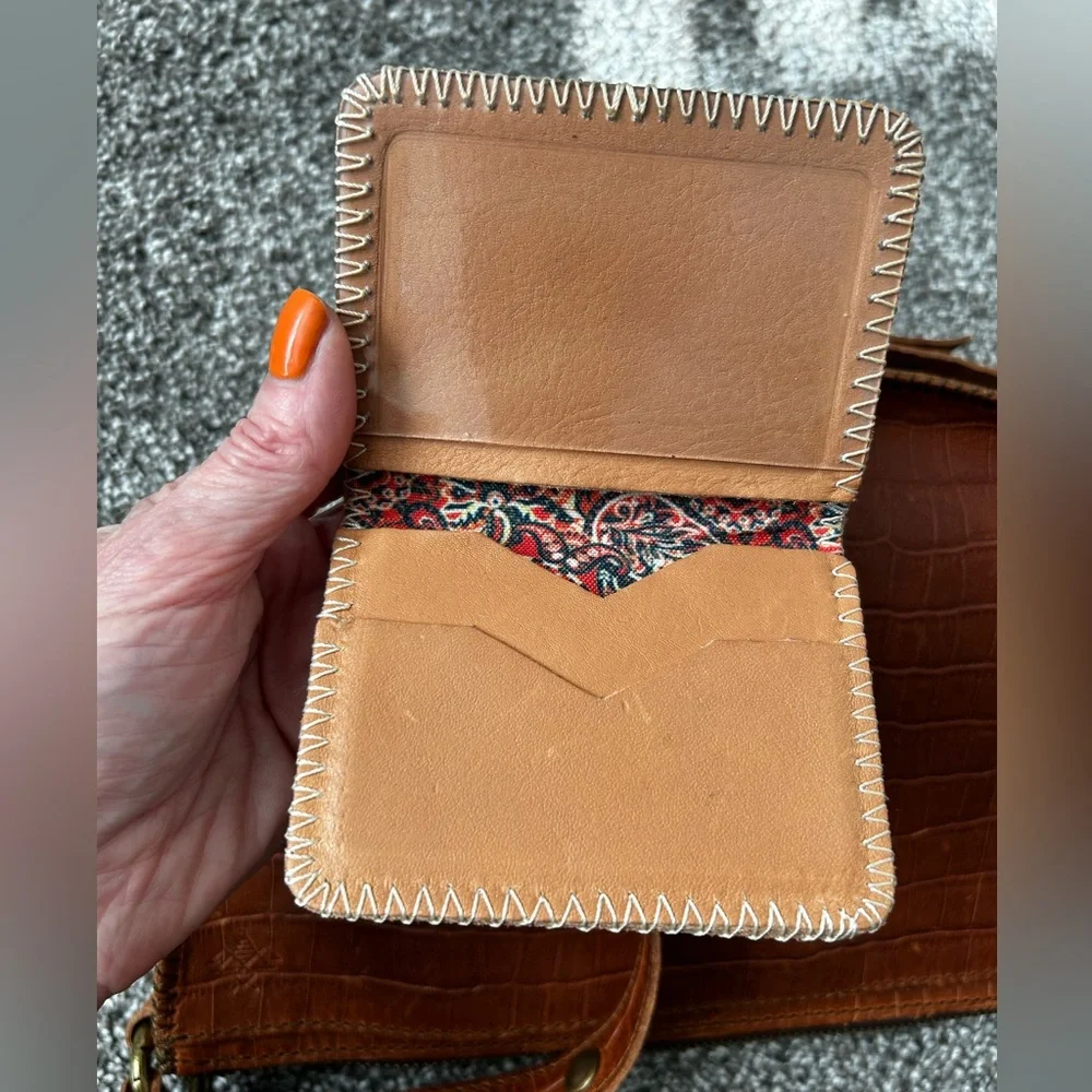 Lyons leather Queen Bees and wallets - Picture 9 of 16